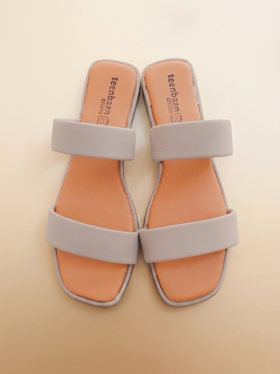 Dual strap flip flop